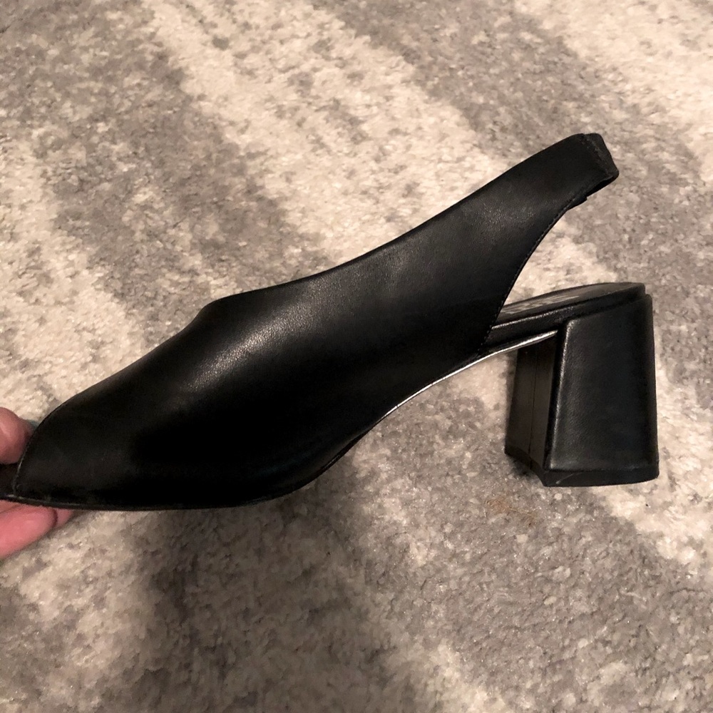 M4D3 peep toe heels